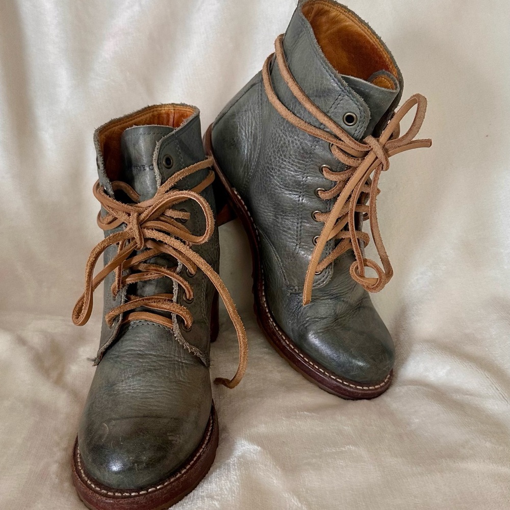Frye 6 generations Lace-Up Boots in blue/grey boots, lace up